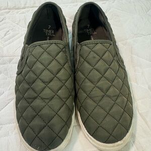 Time and Tru Women’s Quilted Slip-On Loafers - Green
